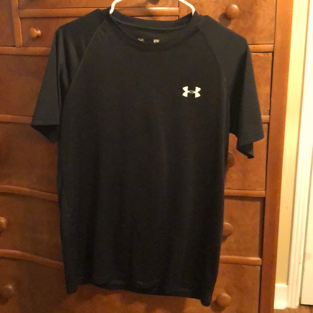 Dri fit under armour tee shirt